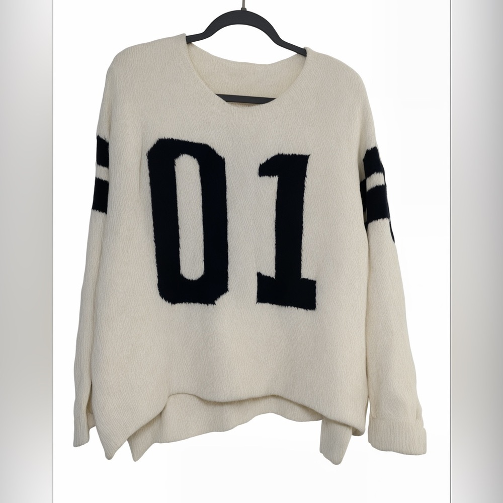 POL Clothing Varsity "01" Oversized Knit Sweater - White/Black Pullover Size S